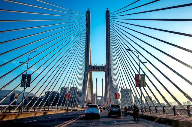 人行天桥非机动车道拓宽宜宾长江大桥改造后变这样