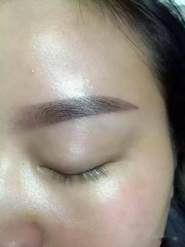 高端眉=浅淡自然 练手眉=黑长粗