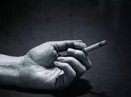 为什么很多人烟不离手也能长寿,而许多人不碰烟酒却短命?