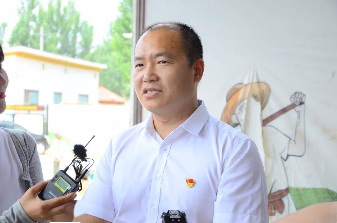 爱心助农老总_爱心简笔画(2)