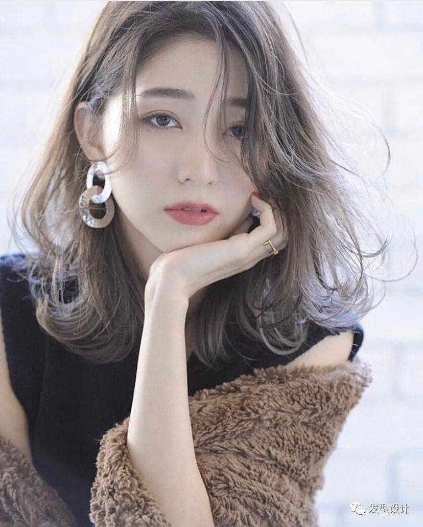 慵懒发型卷发 4f19e1a4c8774e2fb1c2c7c5aa698322.jpeg
