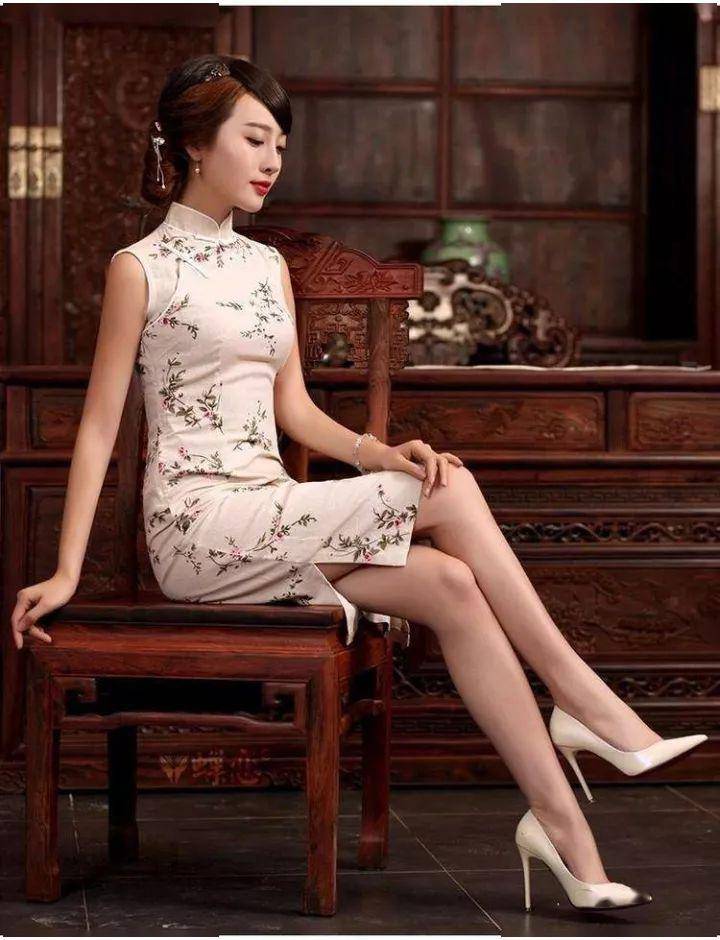 惊艳的女性穿旗袍 5e7bdf045e8640ae9e7baa185146cdbe.jpeg