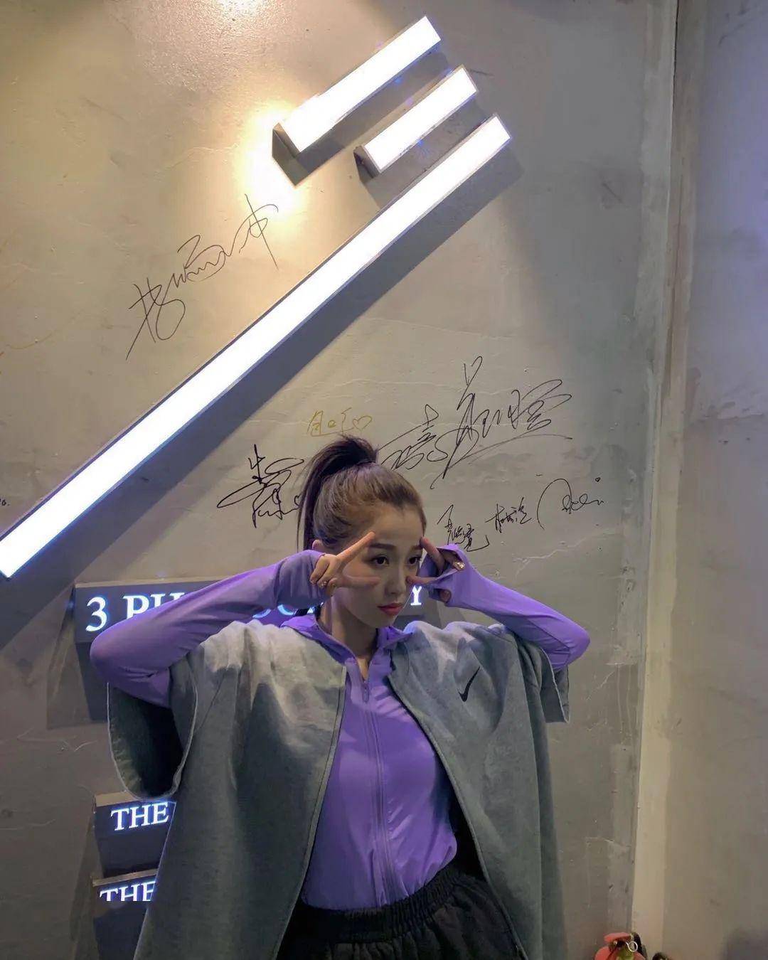 优衣库必备单品也要颜值与科技兼备！《青春有你2》毕业季旅行