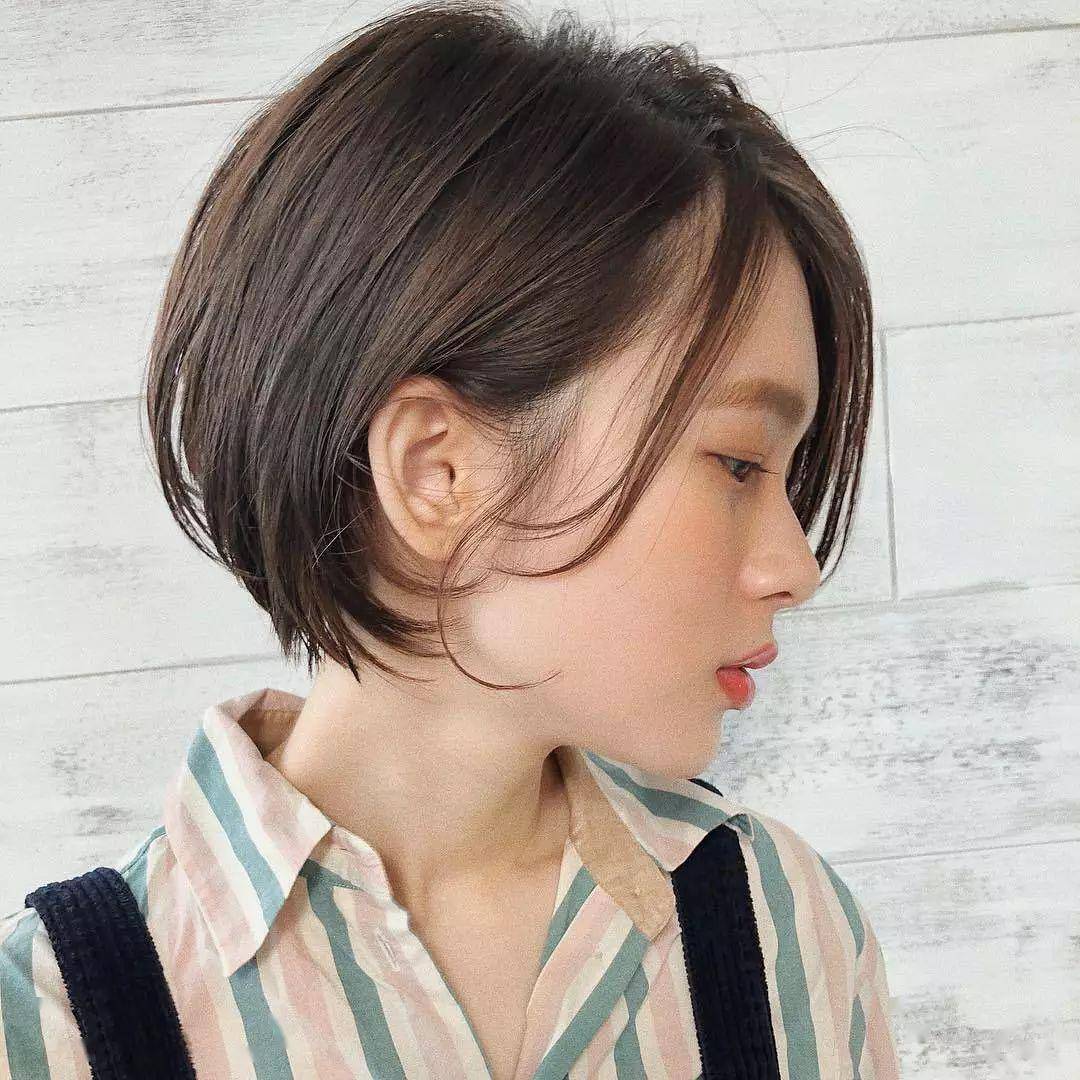 女生潮短发发型