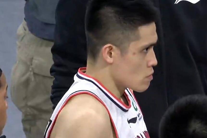 Three-quarter battle report: Yan Pengfei 23 points Simmons 21 points ...