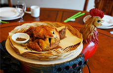 青岛旅行，吃正宗鲁菜要来这个百年老店，香酥鸡是一代青岛人记忆