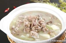 炖羊肉时，最忌放八角，只需要3种香料，味道鲜美无膻味