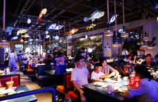 杭城海鲜必吃黄龙海鲜大排档三墩店开业｜凌晨在东海，中午到餐桌