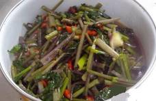 家常小菜：小炒红菜苔，肥肉榨菜丝，杂锦小炒