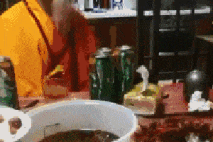 搞笑gif:低调低调,老纳不曾划拳好多年……五魁首啊666