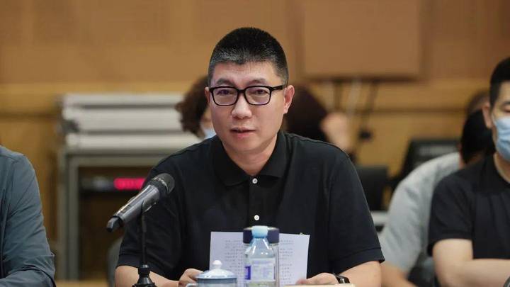 你认为绝望的文盲是文化素养低吗?
