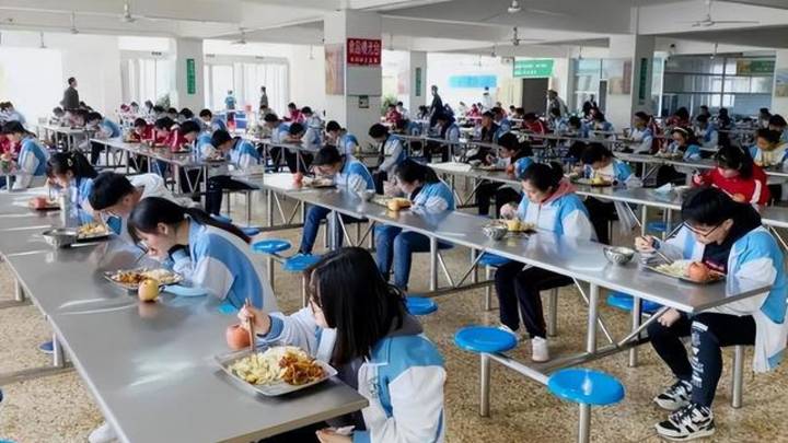 学生餐采购牛腩400元一斤,合理吗?