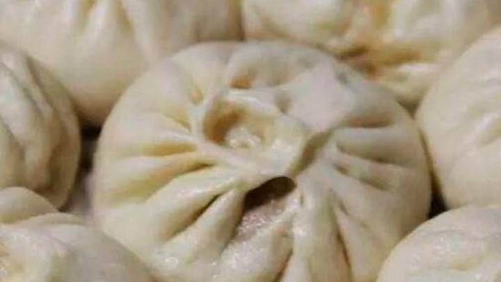 大爷买三个包子竟花费196956元,店老板报警退还处理,你怎么看?