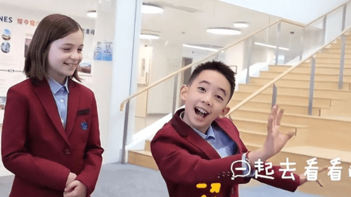 陈小春儿子做宣传,中英双语流利,一年学费30万,你觉得合理吗?