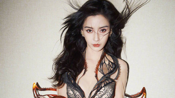 杨颖与神秘男子共进晚餐,疑似恋情曝光,你觉得是真的吗?