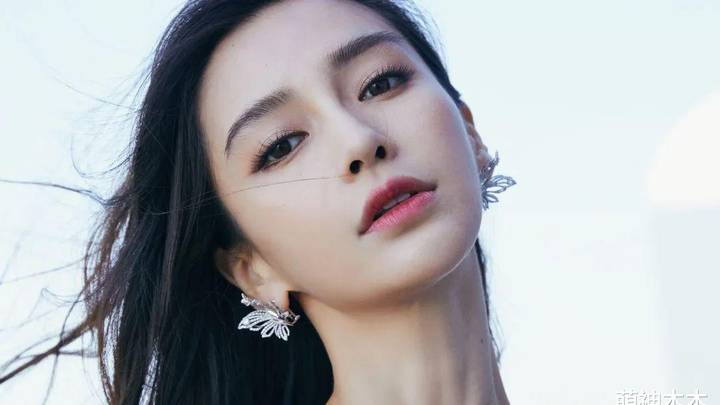 杨颖被浙江台除名后,她的事业会凉吗?