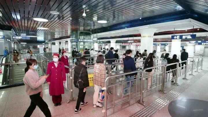 武汉地铁6条线路,你觉得等车时间更短吗?