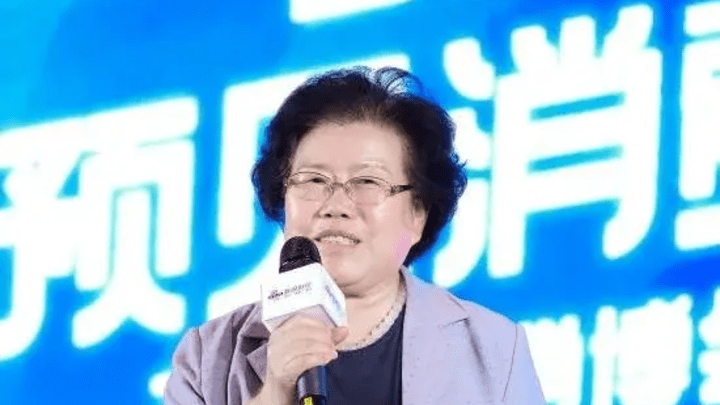 年轻人不生小孩是不对的,你认同吗?