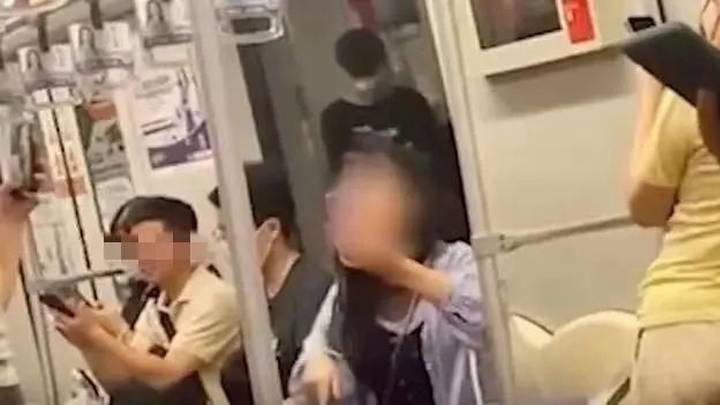 上海地铁女子自称市长孙女骂人,是不是精神状况异常?