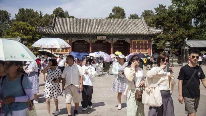 北京一导游中暑身亡,工作细节披露你还会去旅游吗?