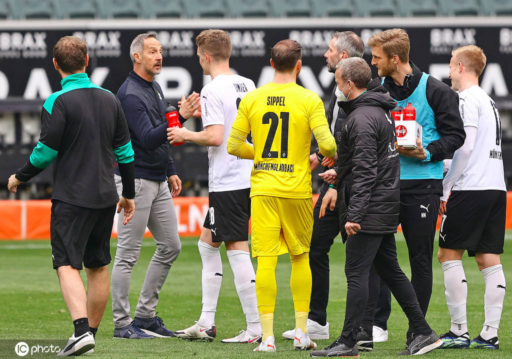 门兴格拉德巴赫足球俱乐部(borussia mnchengladbach)是位于德国北