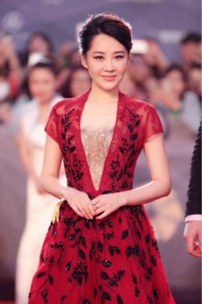 演员许晴经典照片集锦 风韵犹存展女性之美