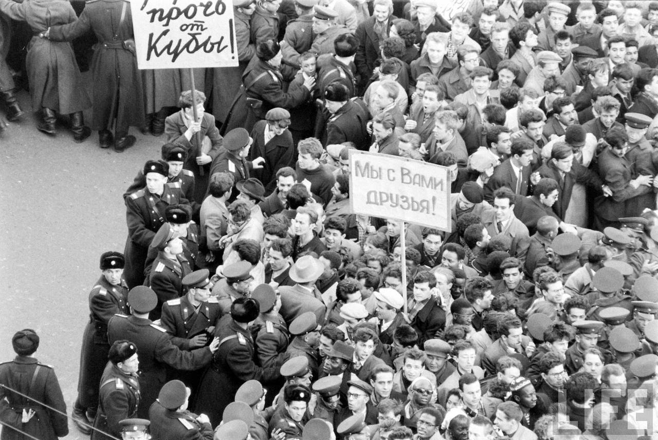 历史老照片:1961年民众抗议要求美国离开古巴