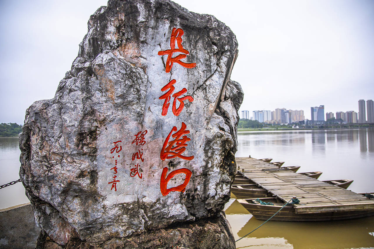 "长征第一渡"观大型情景剧《告别》开启初心之旅_于都