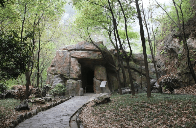 南京猿人诞生地—汤山古溶洞