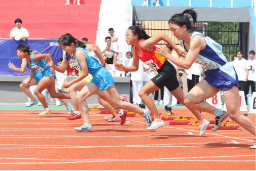 田径项目女子100米起跑瞬间