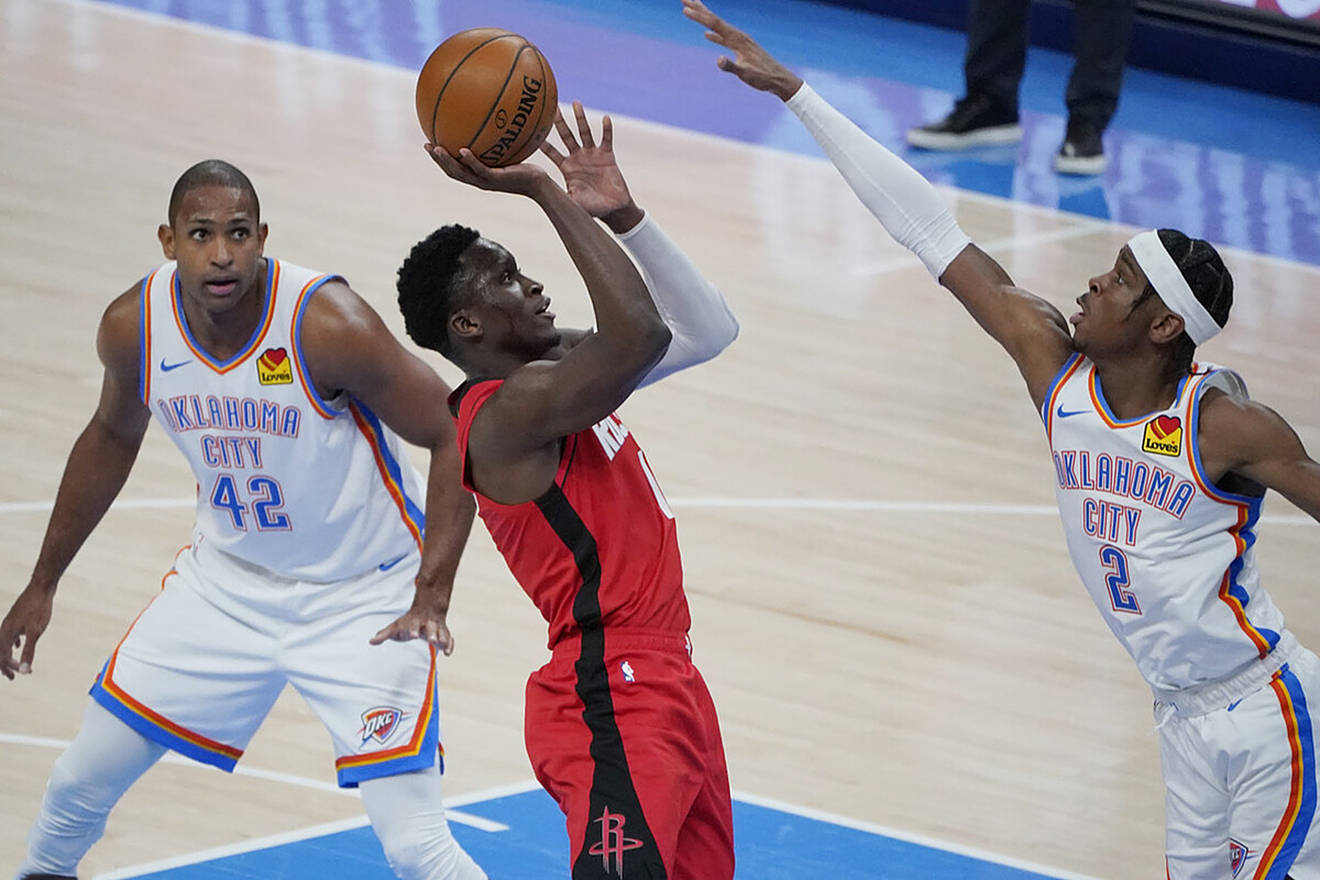 nba上赛季,奥拉迪波饱受伤情困扰,仅出战33场常规赛,场均得到19.8分4.