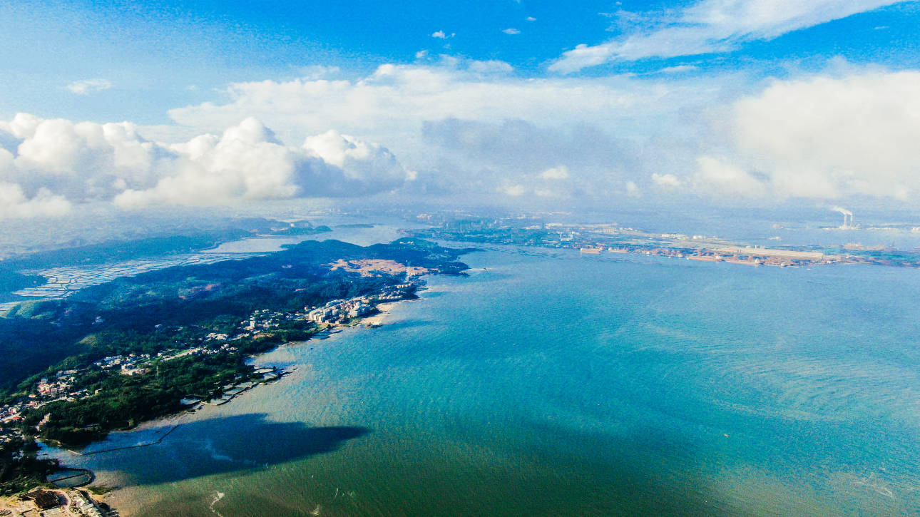 广西小众旅游地丨防城港白浪滩丨黑沙白浪