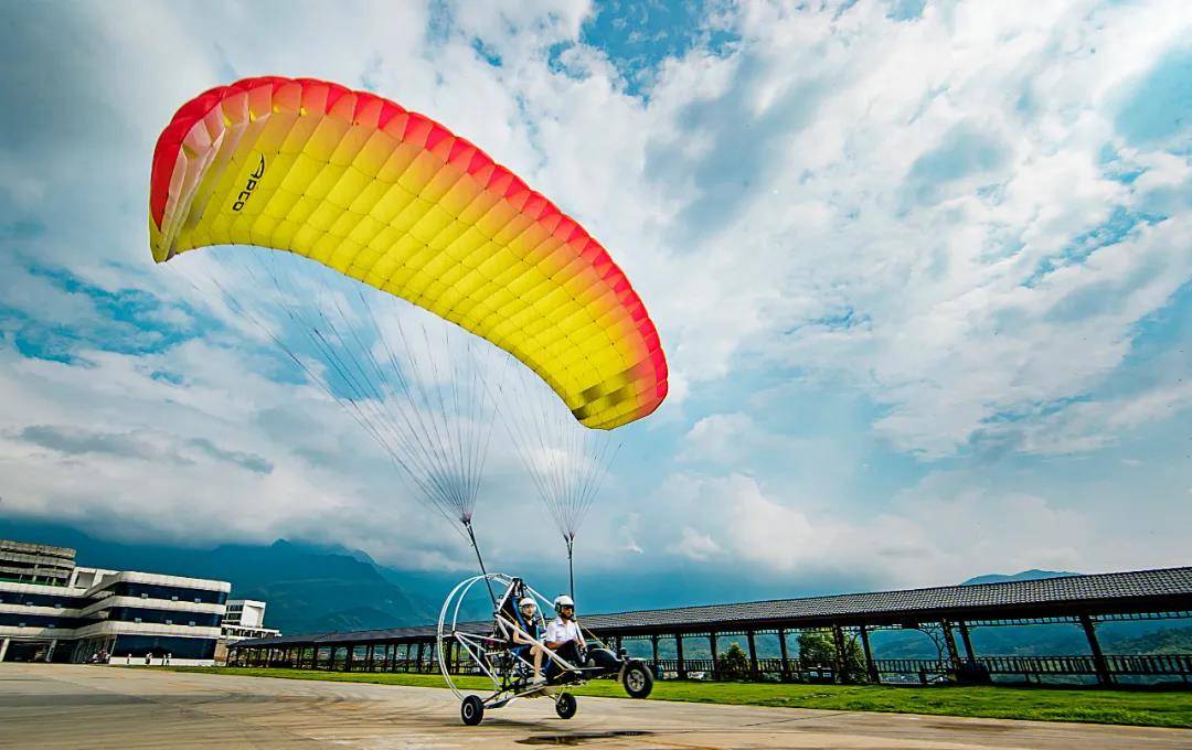武功山航空飞行营地--动力滑翔伞