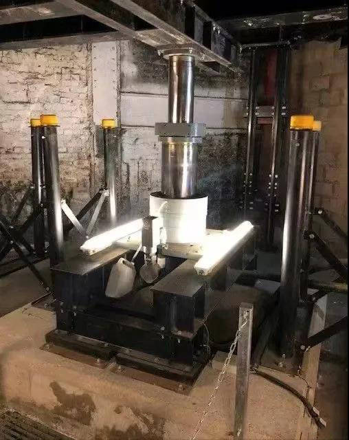 实拍:更换电梯钢丝绳工装