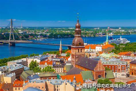 国家名称:拉脱维亚 地理位置:拉脱维亚位于东欧平原西部,同爱沙尼亚