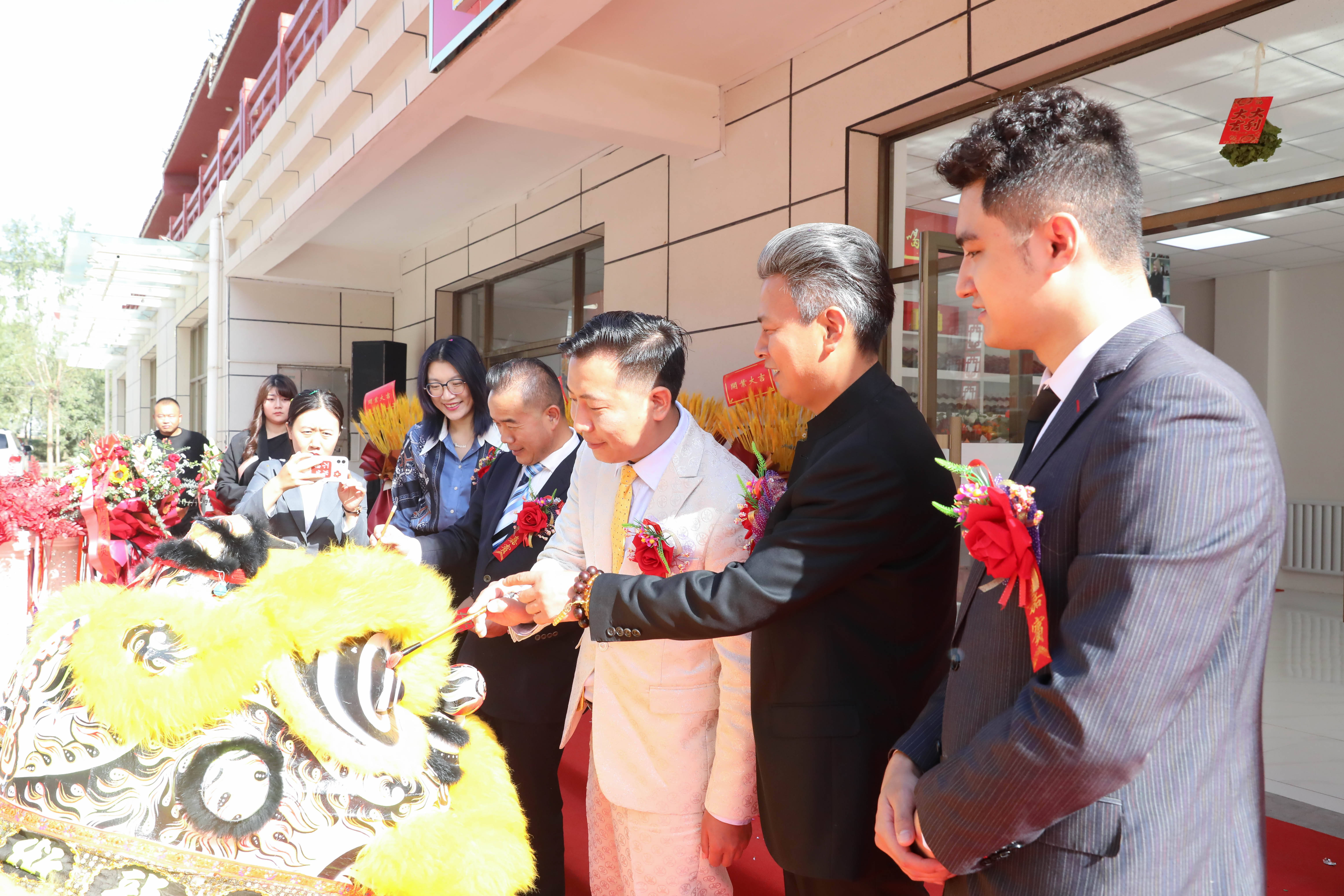 乾统艺酒第十八家品牌连锁店落户甘肃白银_王统艺