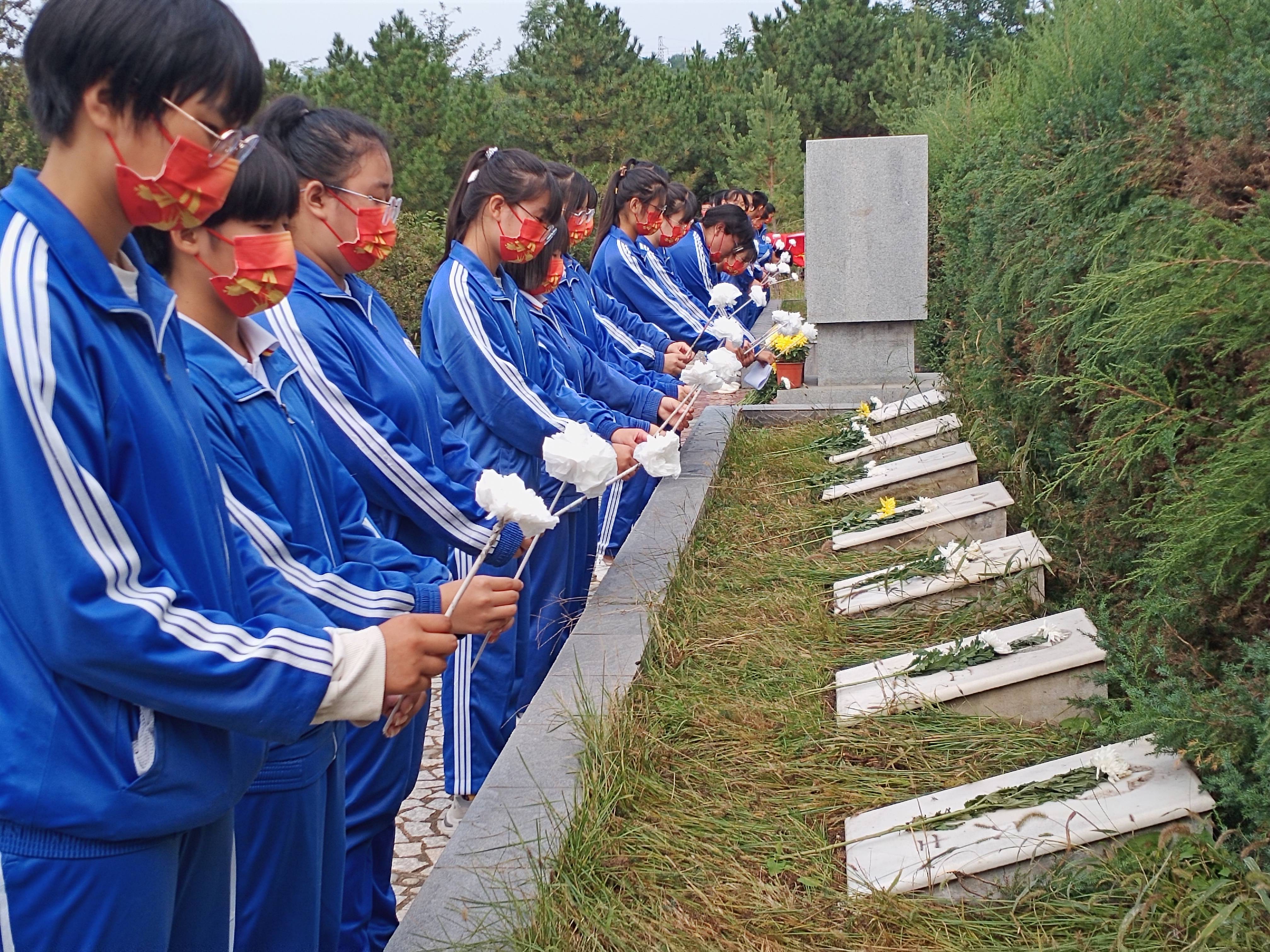 平泉市回民中学团委:缅怀革命先烈,弘扬民族精神