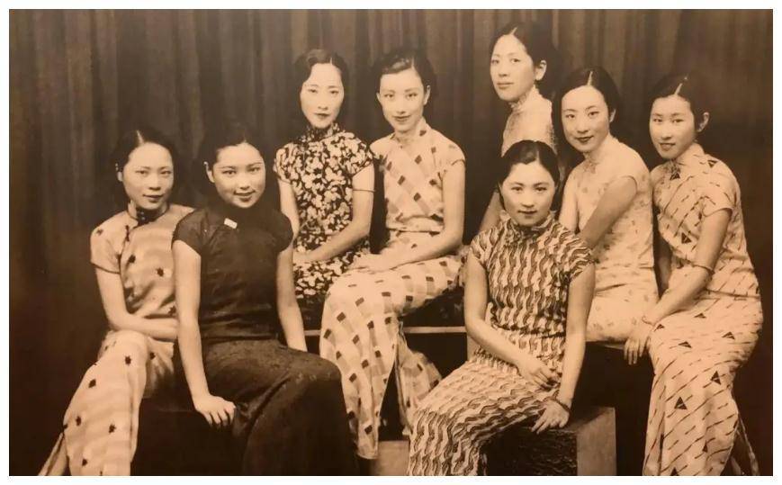 她是民国"世纪名媛",为了拒绝日本军官的追求,婚礼上"