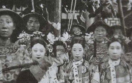 一样死在紫禁城的还有庄和皇贵妃,她是死于1921年,死后葬入惠陵妃园寝