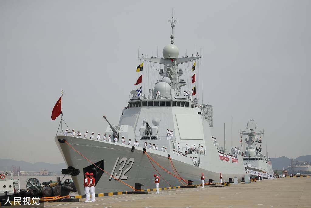 2022年5月18日上午,海军苏州舰,南通舰,巢湖舰组成的艇编队从浙江舟山