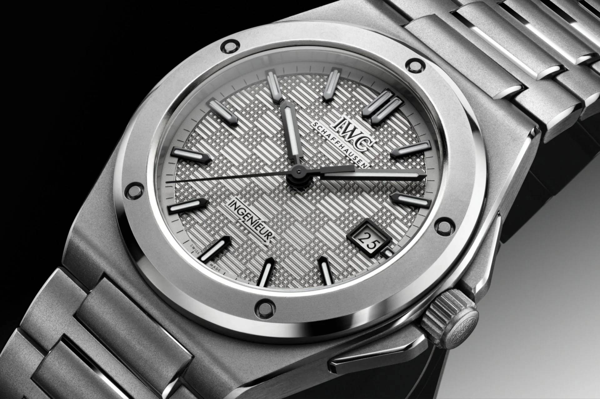¾ʦ,IWC2023ꡰӱ漣Ϻ߼...