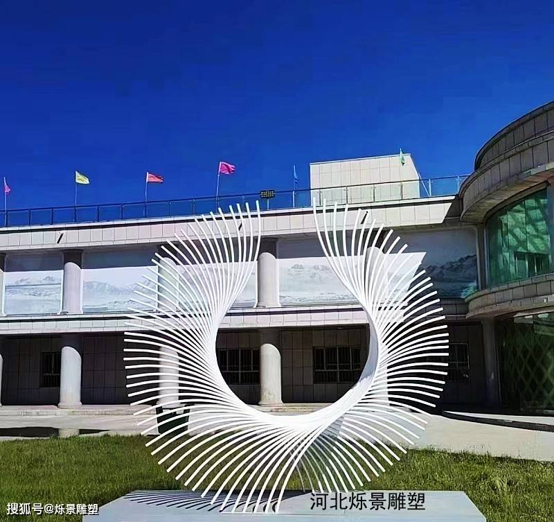 用不锈钢圆管制作的凤尾雕塑，酒店异形不锈钢雕塑