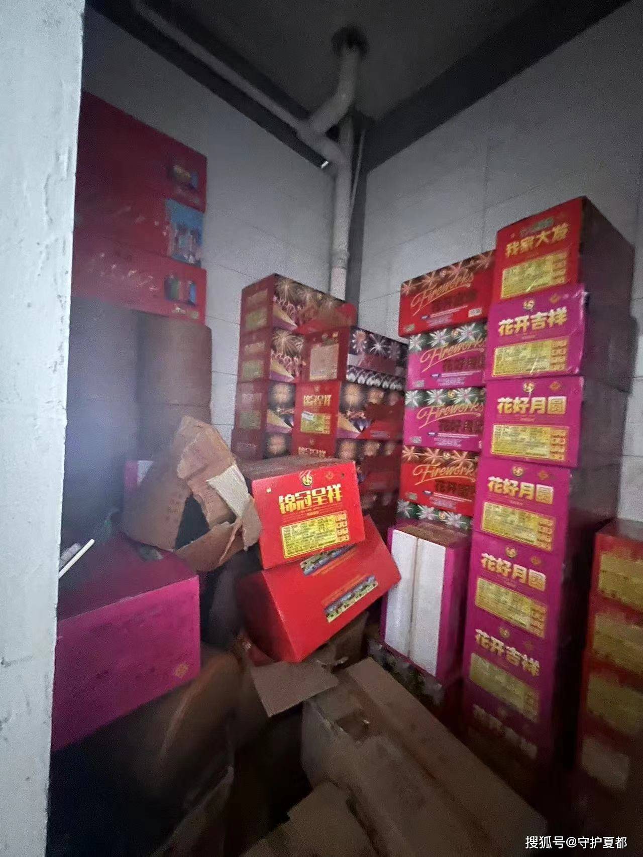 禹州一超市私自储存180余箱烟花爆竹，老板被采取刑事强制措施