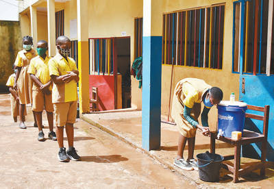 安全距离|图片报道