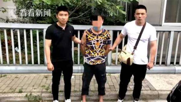 田某|男子入室盗窃被“直播” 民警当街上演“猫捉老鼠”