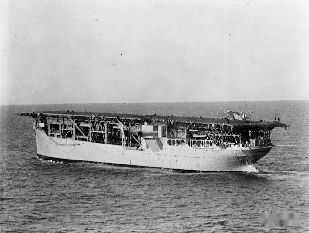 海上多炮塔没落的开端:美国cv1"兰利"号航空母舰旧影