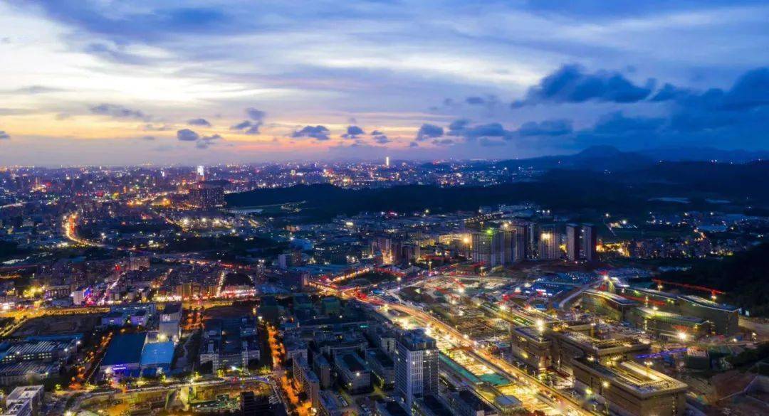 黄江2020年gdp是多少_如何看2020年东莞GDP只有9650亿,是唯一一个没有破万亿的预备城市