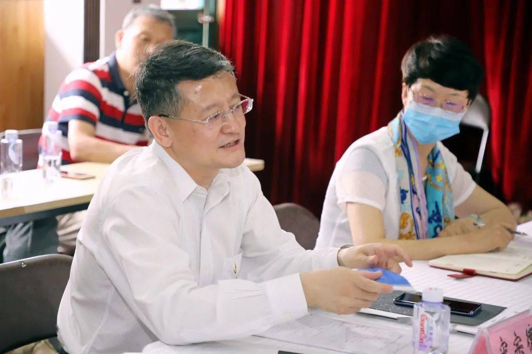 区委常委区委组织部长宋宗德参加新泾镇两代表一委员接待和四史学习