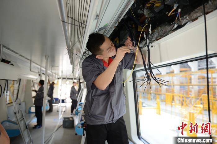 组装|探访呼和浩特地铁车辆组装车间 地铁列车零部件全部实现国产化