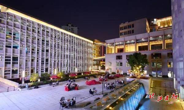 爆火的网红园区 2ad4369fd53446e7bfa3ccf9081dbb2c.jpeg